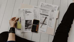 6 helpful finance tips when living abroad
